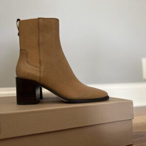 Donald Pliner perfect Napa leather bootie in caramel-NEW IN BOX!